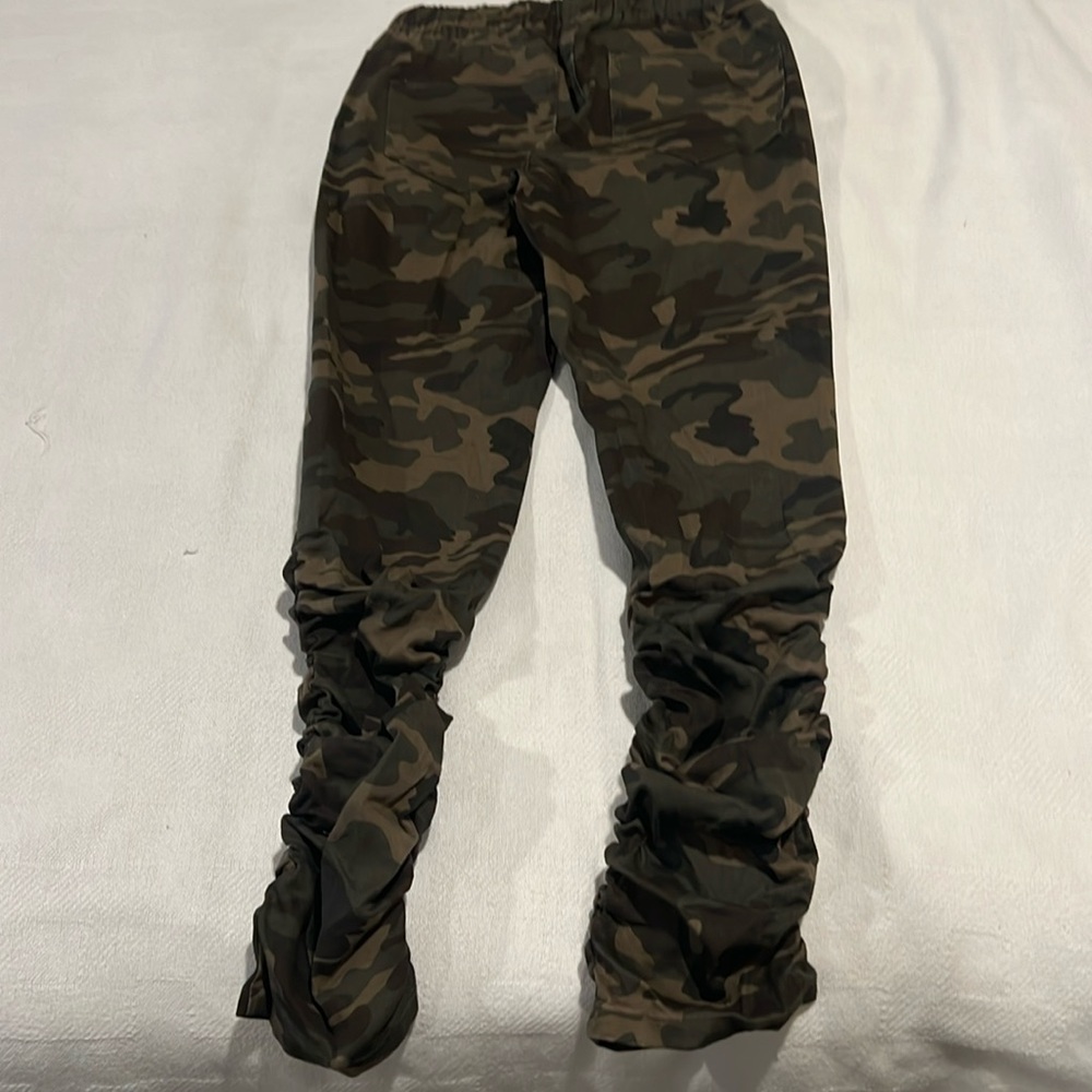 NWOT Camo jeans - Picture 4 of 6